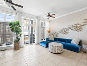 Pet Friendly Beach House - Sea La Vie