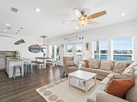 Pet Friendly Beach House - Riviera Retreat