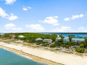 Pet Friendly Beach House - Seacret Shores