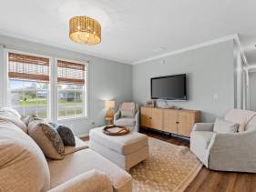 Pet Friendly Beach House - Hakuna Matata