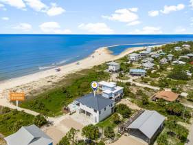 Pet Friendly Beach House - The Great White Florida Hous