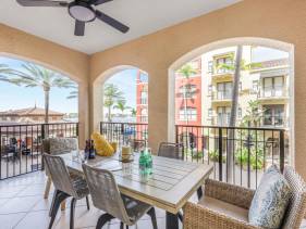 Exquisite condo with two balconies overlooking bay