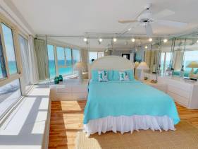 4135 Beachside One