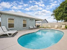 Beach House with Private Pool - The Starfish