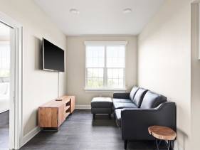 Spacious 2BR Gem Near the Mississippi River