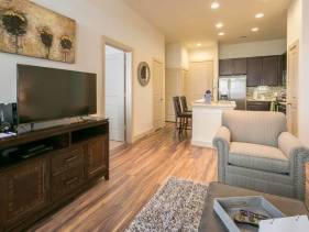 Modern 1BR Retreat at 7 Seventy – Outdoor Pool