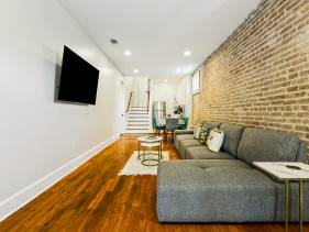 Modern 3BR Luxury Condo 1 Block to Parade Route!