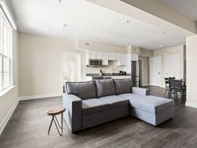 Chic 2BR Suite with Local Charm in New Orleans