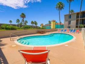 Island Condo - 1st Floor - Pool - Patio