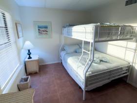 Renovated 1st Floor Beach 250ft Pool