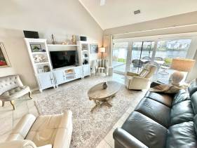 5133 Beachwalk
