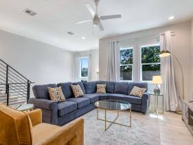 4BR Bienville Townhouse Close to Shops & Restaurants