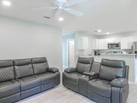 Cozy 2BR/1BA Duplex Just Blocks from Downtown Biloxi, B