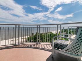 Spacious Beachview End Unit in Legacy Tower 2 -809 - 3 