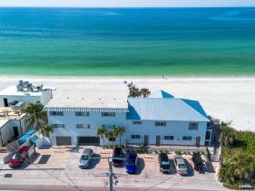 Beach House Resort 9