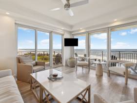 HP 21W Gulf Front Condo