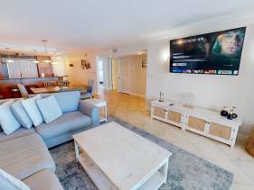 Shoreline Towers 1052