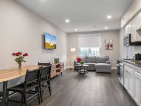 2BR Suite Near New Orleans' Legendary Jazz Scene