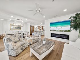 Lagoon Lounge