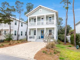 310 Grande Pointe
