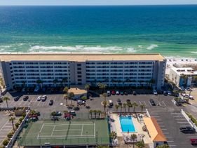 412 Surf Dweller by Alicia Hollis Realtor Rentals - Ope