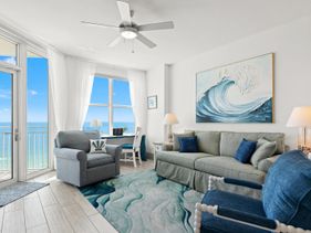 Aqua Beach Resort 1610