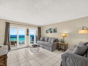 Pinnacle Port Beach Resort A325