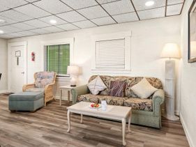 Spacious 2BR Family Getaway Near the Beach