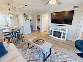 SeaCrest 714