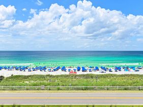 Beach Retreat 304--Gulf Front Pet Friendly includes Bea