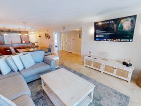 Shoreline Towers 1052