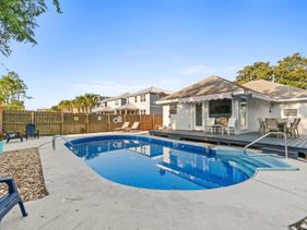 Beach House with Private Pool - Barefoot House