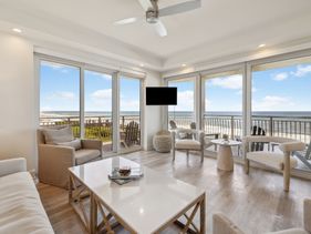 HP 21W Gulf Front Condo