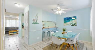 Dining Area/Front Entrance