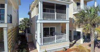 Single family home across from beach! 1200 sq ft!