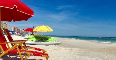 Just waiting for you at Windward Pointe 1104; Book now!