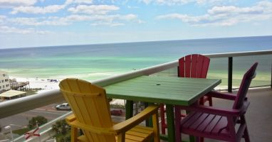 Huge Balcony with new furniture, table, chairs, chaise lounge Just RELAX:) Watch the sunrise with your morning coffee. Enjoy an evening beverage as well.