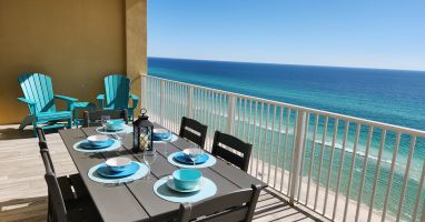 Oceanfront dining for 6.