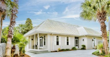 4 br / 3 ba  Sleeps 11 - Directly on the Pool - Walk to private beach
