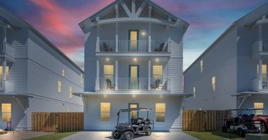 Your family compound at the beach!