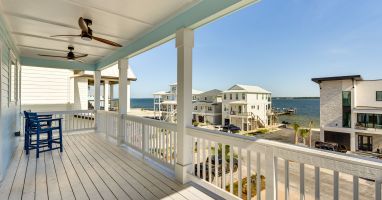Navarre Vacation Rental | 6BR | 5BA | 2,850 Sq Ft | Step-Free Access