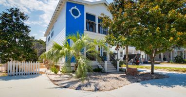 Beautifully renovated 5 BR 5 1/2 bath home 1 block from the beach!