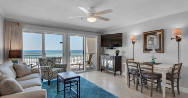 Living room with stunning view of the Gulf!