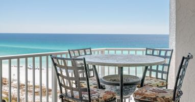 Balcony 1 view and dining, coffee or cocktails. Beach Service Incl 2 umbr sets!