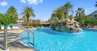 Resort style pool- so relaxing