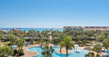 Sterling Shores lagoon pool and beach view
