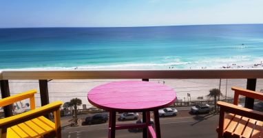 Enjoy your private balcony watch the Sunrise/Sunset with coffe or a beverage :)