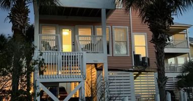 Welcome to a Peach of a Beach house!