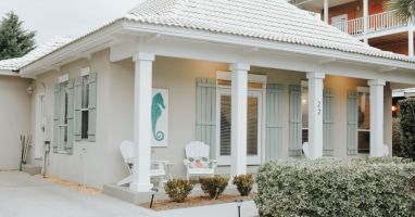 Sea Fan Cottage is a detailed 2 bedroom with a bonus bunk room sleeps 6