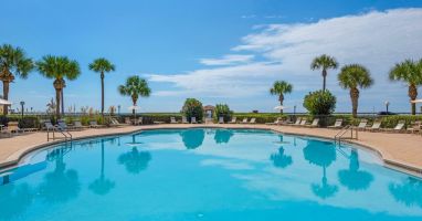 Huge pool!